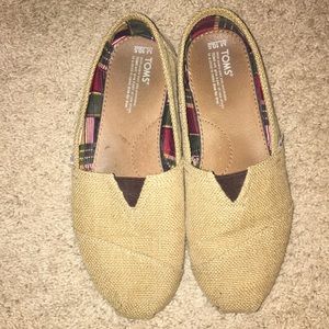 Men’s TOMS’ size 10.5